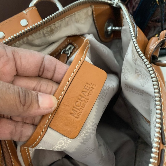 ALL LEATHER MICHAEL KORS TOTE - Picture 1 of 6